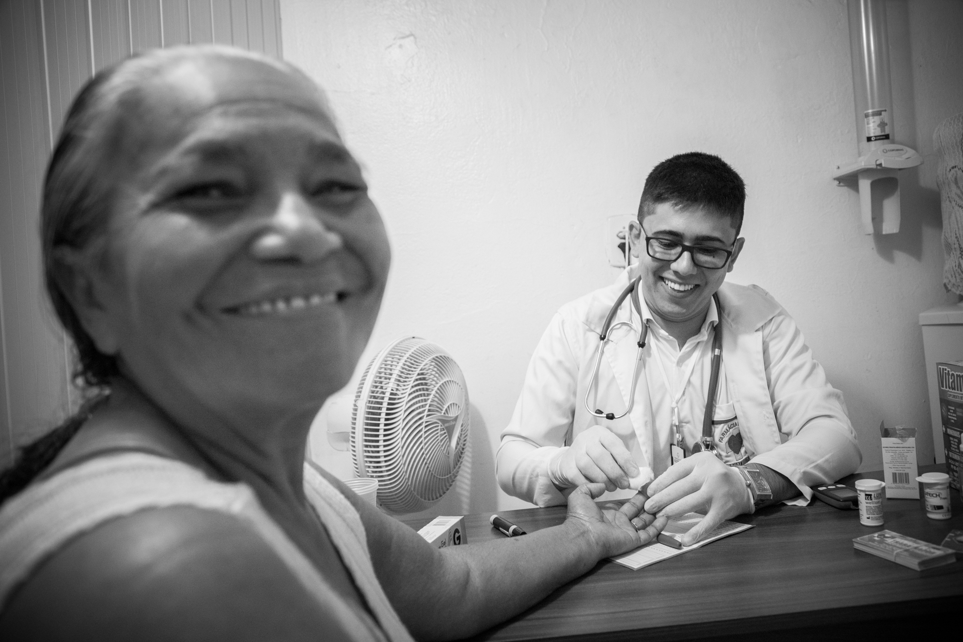 [:pt]Documentário traz luz à importância dos farmacêuticos no acesso à saúde no Brasil[:]