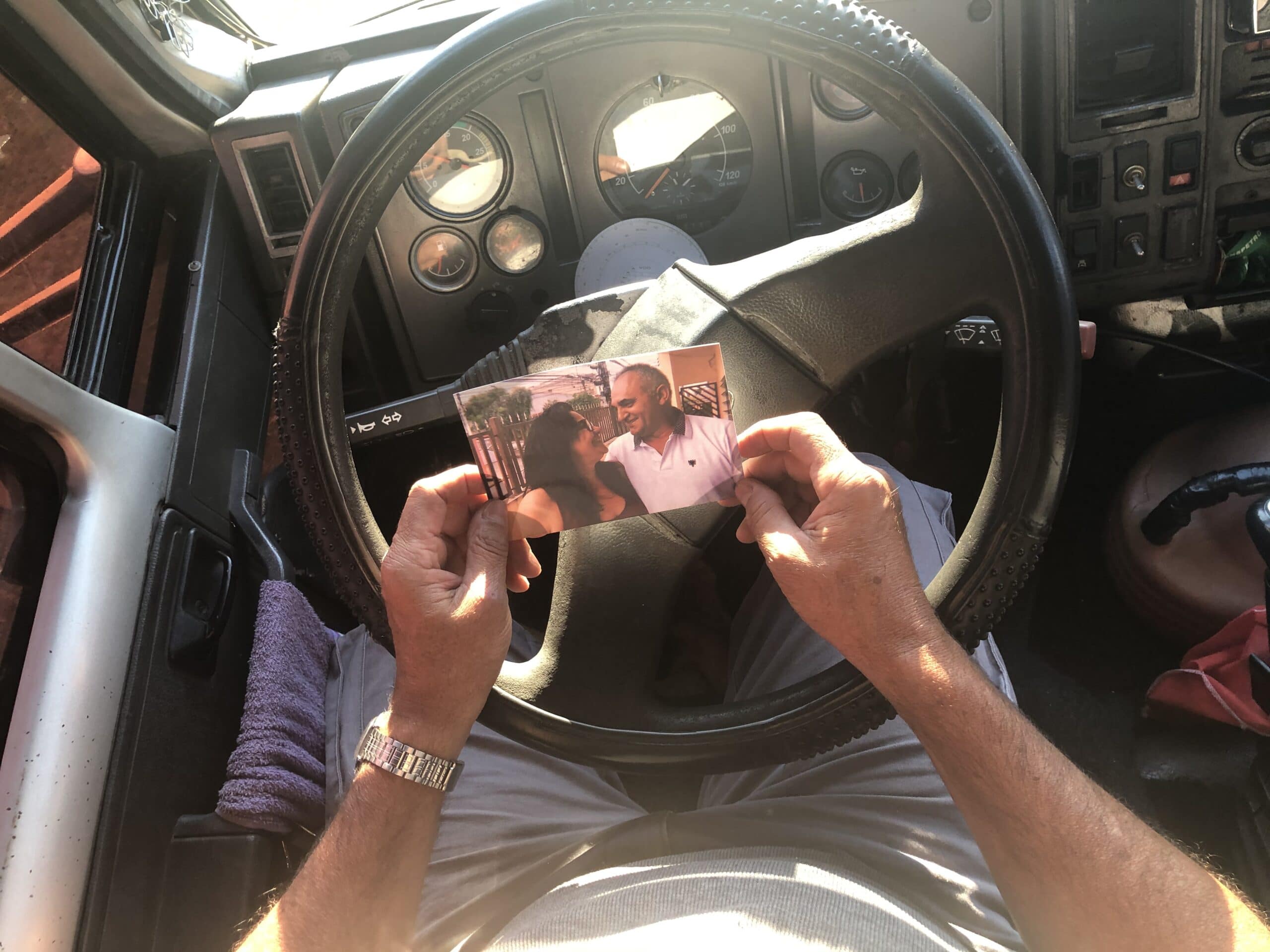 [:pt]Uma homenagem aos caminhoneiros no Dia da Saudade[:]