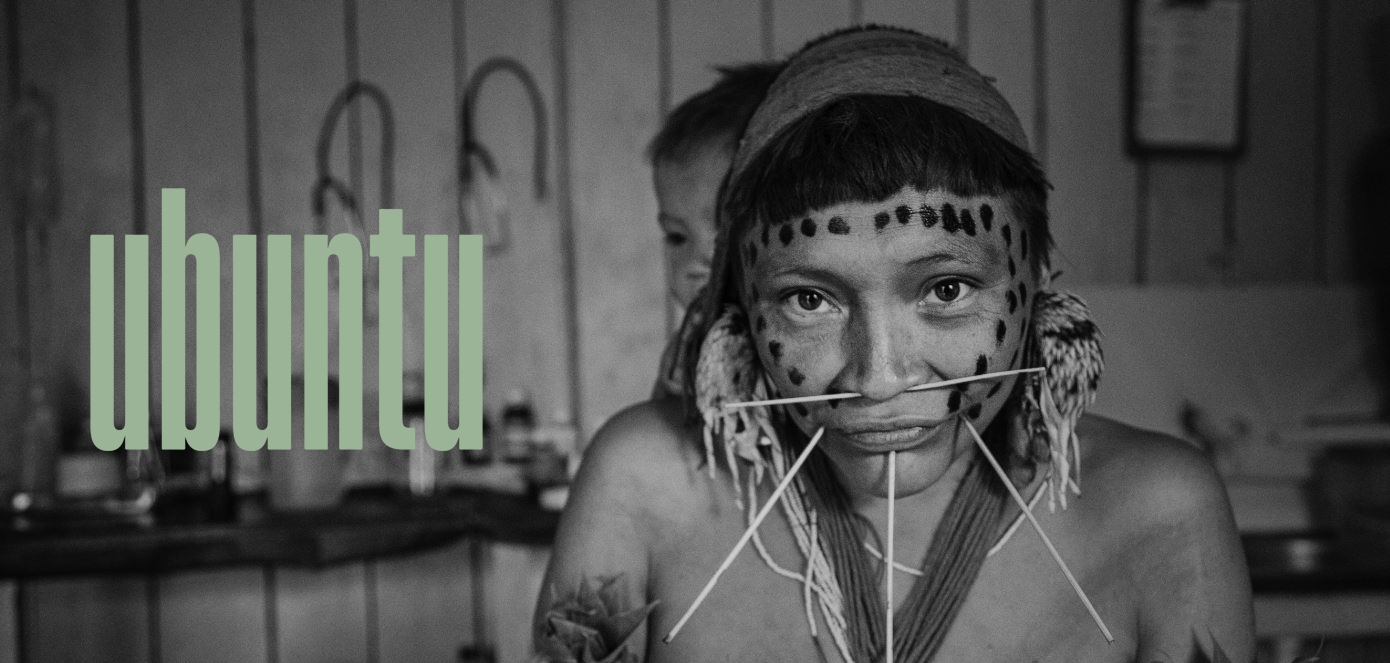 [:pt]André François lança livro que reúne fotografias pautadas na filosofia africana Ubuntu[:]